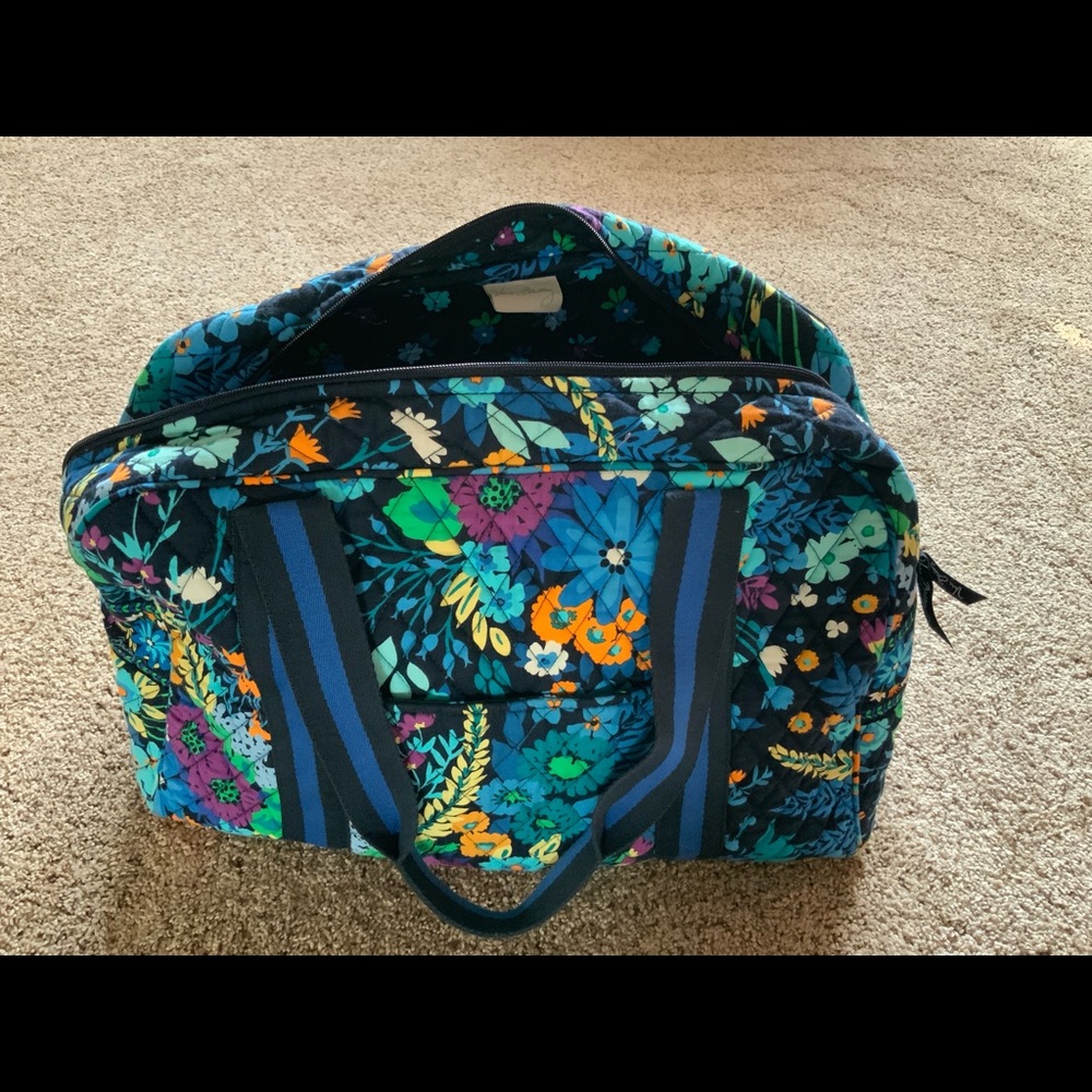 Vera Bradley travel/gym bag - never used